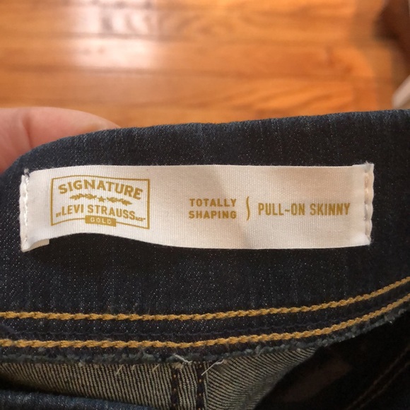 Levi’s pull on shaping skinny; long - Picture 2 of 3